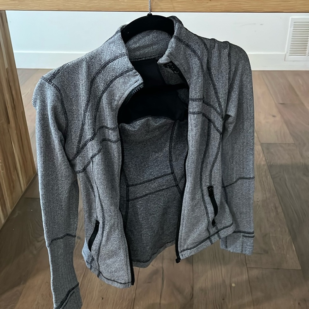 Lululemon jacket size 2